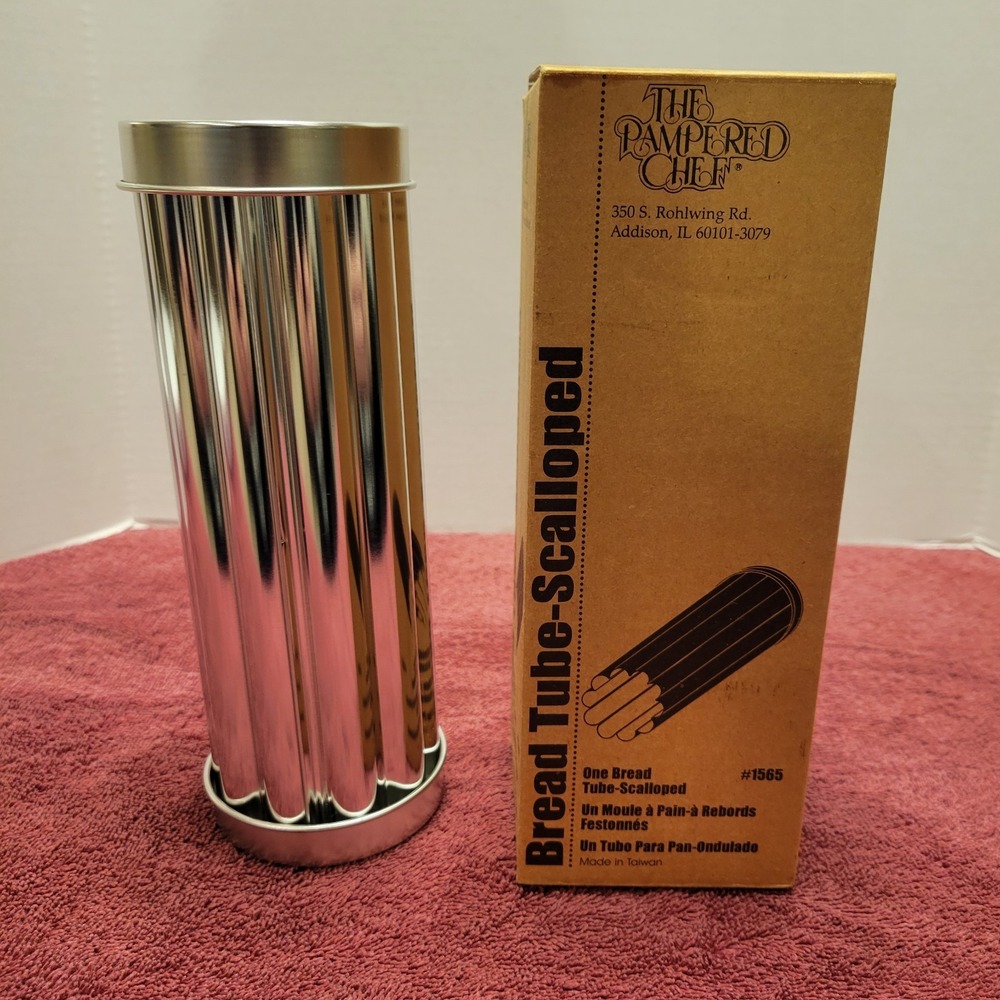 Pampered Chef Bread Tube-Scalloped #1565 with Box‎